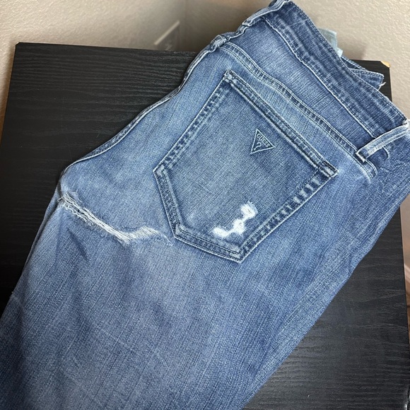 Guess Distressed Kate Skinny Jeans - Picture 1 of 5